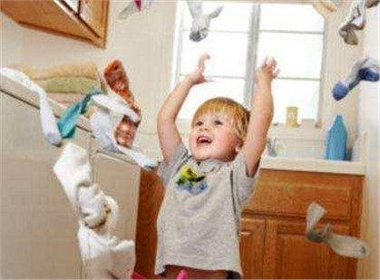 娃總愛扔?xùn)|西？別急著說“不”！ 