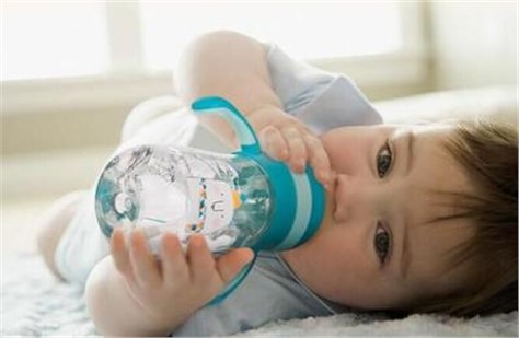 新生兒喂水指南！建議新手爸媽收藏！